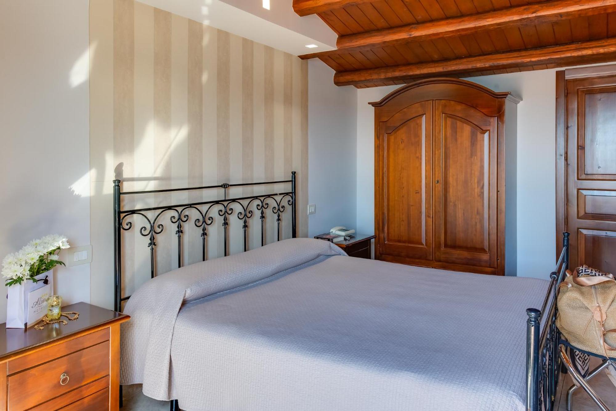 Hotel Aliai شاكا المظهر الخارجي الصورة